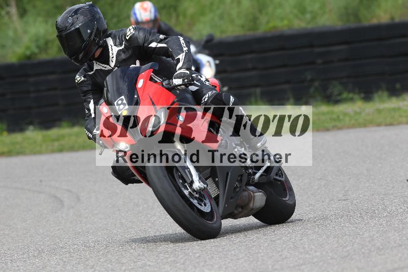 /Archiv-2025/10 23.04.2025 Cornu Master School ADR/rot-rouge/8